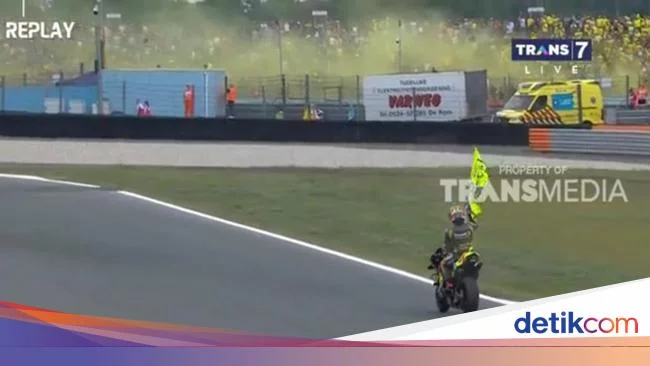 Tim Balapnya Raih Podium 2, Bendera Valentino Rossi Berkibar di Sirkuit Assen