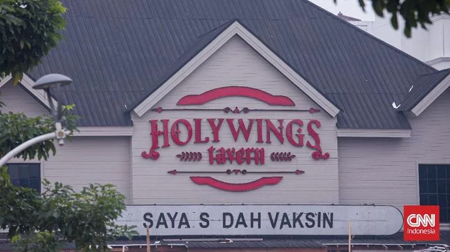 Satpol PP Tutup Serentak 12 Holywings di Jakarta Hari Ini