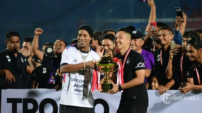 Persik Kediri Kembalikan Trofi Trofeo Ronaldinho, Tudingan Main Kungfu Jadi Sumber Perkara