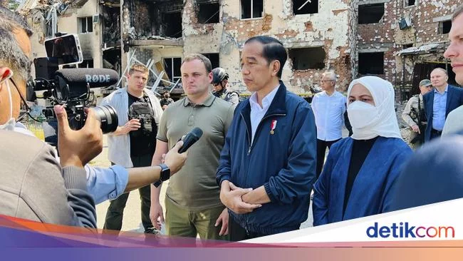Momen Jokowi Kunjungi Apartemen yang Hancur di Ukraina