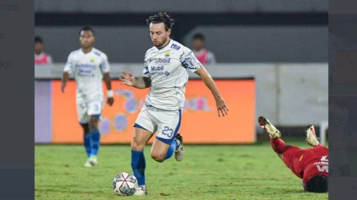 PREDIKSI Susunan Pemain Persib Bandung vs PSS Sleman, Marc Klok-Ricky Kambuaya Starter?