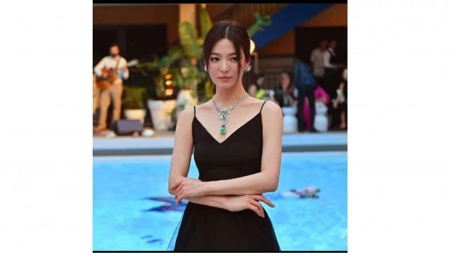 Make Up Tipis nan Flawless, Song Hye Kyo Curi Perhatian