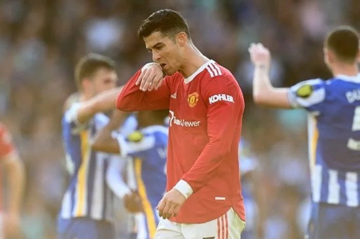 3 Kerugian Ronaldo Bertahan di Man United, Nomor Terakhir Bikin Messi  Nyengir