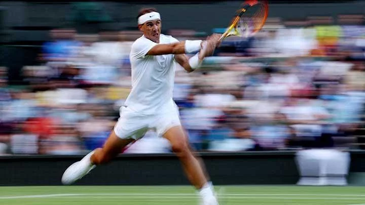 Cedera, Rafael Nadal Ragu Bisa Tampil Lawan Nick Kyrgios di Semifinal Wimbledon 2022