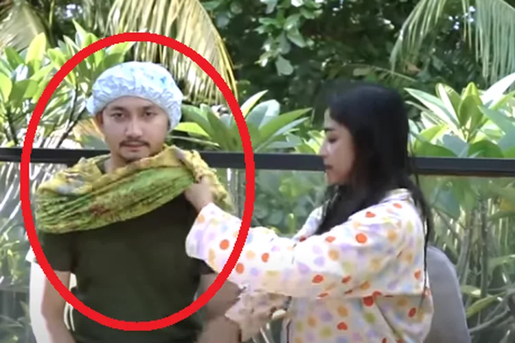Kembali viral video Dewi Perssik ngerjain Angga Wijaya untuk lakukan ini, netizen sebut keterlaluan