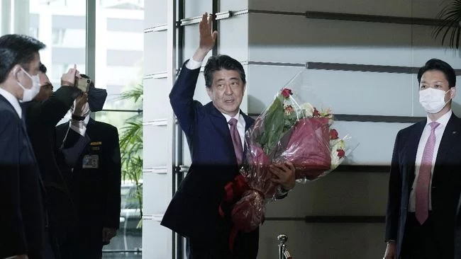 Breaking News: Eks PM Jepang Shinzo Abe Ditembak