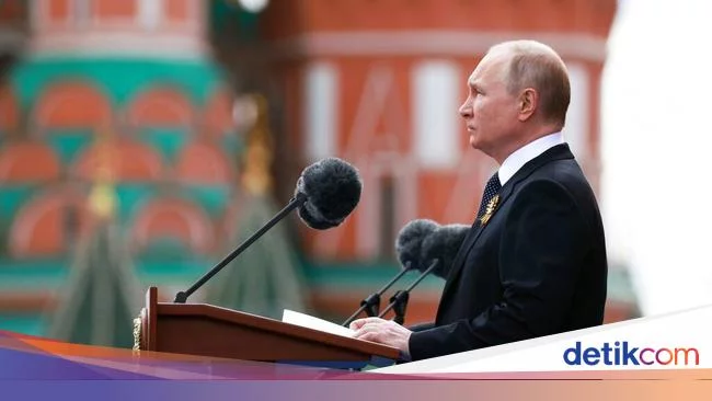 Putin Tantang Barat untuk Kalahkan Rusia di Medan Perang!