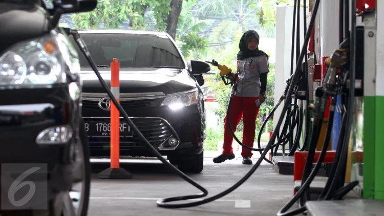 Jangan Asal, Begini Cara Mengisi Bensin Mobil yang Aman