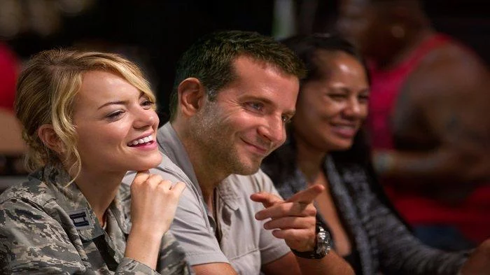 Sinopsis Film Aloha, Kisah Cinta Bradley Cooper dengan Emma Stone, Tayang Malam Ini di TransTV