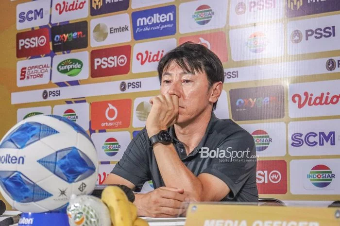 Piala AFF U-19 2022 - Shin Tae-yong Sebut Thailand dan Vietnam Takut pada Indonesia