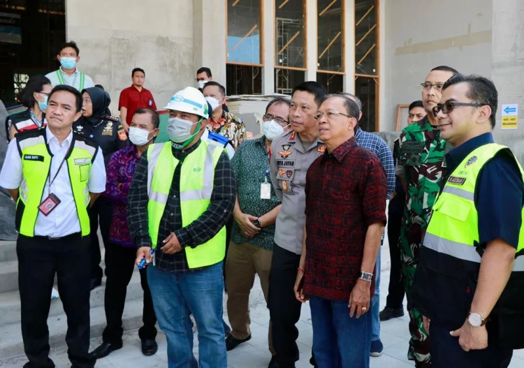 Tinjau Infrastruktur G20, Gubernur Wayan Koster Minta Terminal Kedatangan Internasional Bandara Ngurah Rai Dihiasi Ornamen Khas Bali 