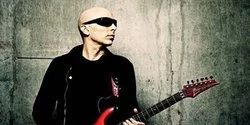 Peristiwa 15 Juli: Kelahiran Joe Satriani, Gitaris Rock Terbaik di Dunia