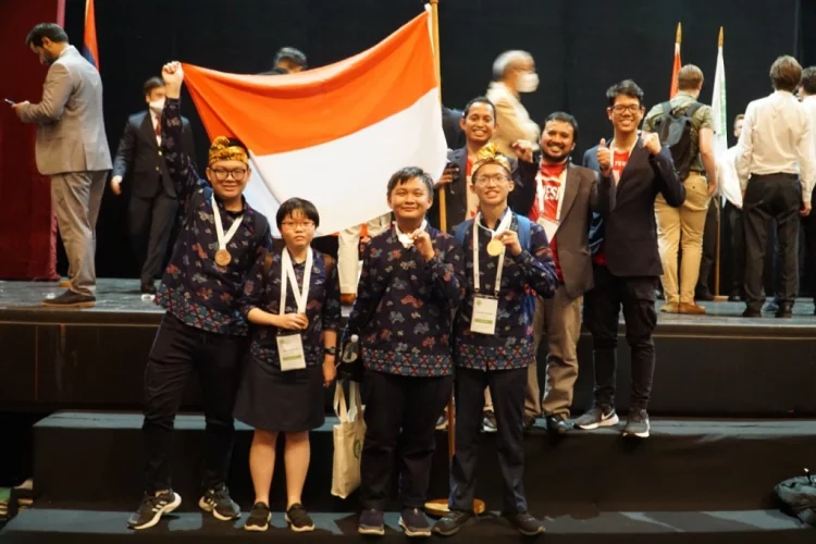 Bikin Bangga, Siswa Indonesia Borong 4 Medali di Olimpiade Biologi Internasional 2022