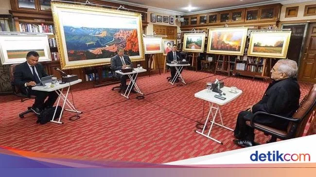 SBY Didampingi AHY Terima Presiden Timor Leste, Beri Lukisan Tema Laut