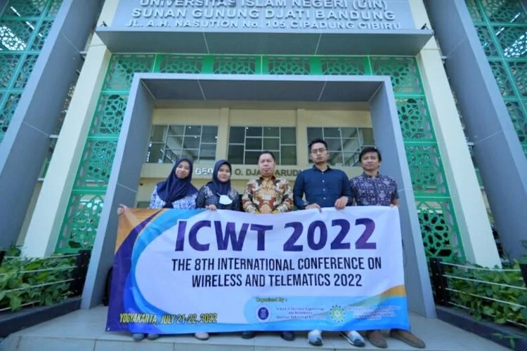Top! UIN Bandung Kirim 18 Dosen dan 27 Mahasiswa  ke Konferensi Internasional Teknologi Wireless 2022 di DIY