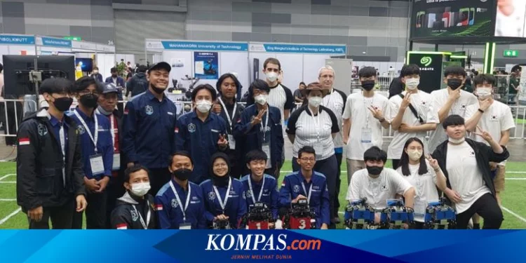 Mahasiswa Indonesia Raih Juara di Ajang Internasional RoboCup 2022