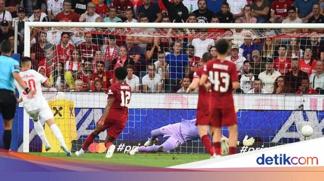 Liverpool Kalah dari Salzburg akibat Sering Salah Sendiri