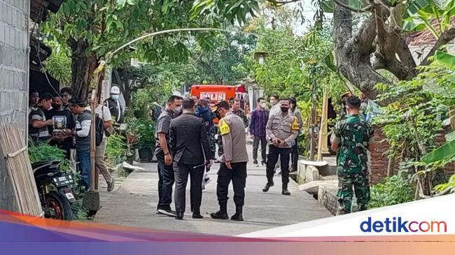 Polisi Cek TKP Penemuan Mayat Kopda Muslimin di Kendal