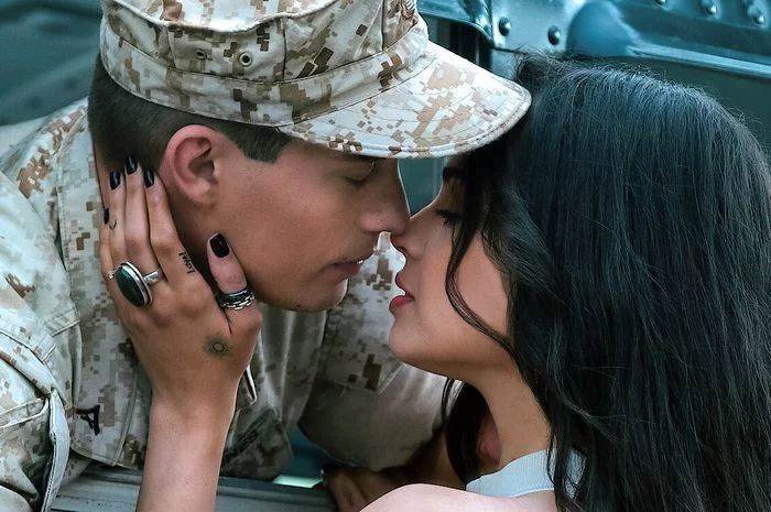 Trending Netflix, Intip Sinopsis Film Purple Hearts Pernikahan Kontrak Calon Musisi dan Marinir