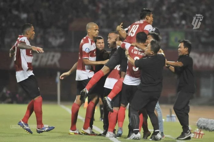 Girangnya Pelatih Madura United Pecundangi Persib di Depan Suporternya