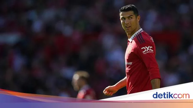 Ronaldo Tinggalkan Old Trafford di Tengah Laga MU vs Rayo Vallecano