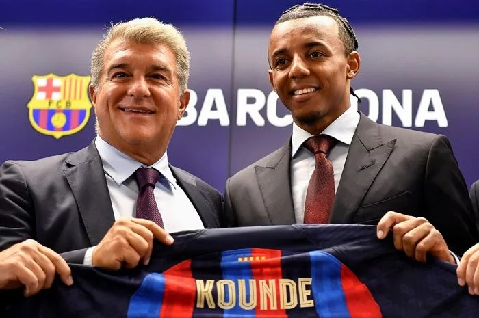 Jules Kounde Blak-blakan Ungkap Alasan Pilih Barcelona daripada Chelsea