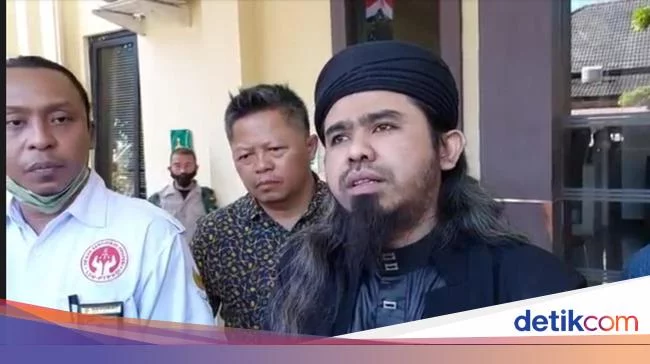 Kontroversi Izin Usaha Padepokan Gus Samsudin Ternyata Praktik Pemijatan