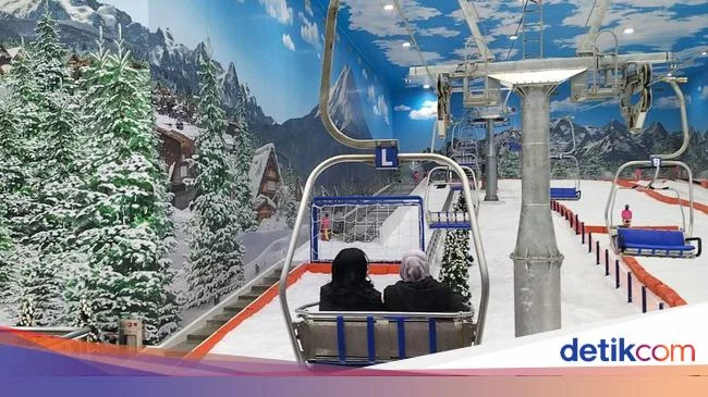 Dinginnya Serasa di Jepang, Pengunjung Trans Snow World Surabaya Ketagihan