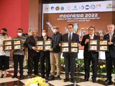 Gubernur Anies Ajak Warga Jakarta Manfaatkan Pameran Filateli Internasional