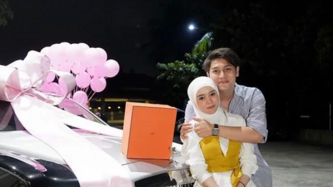 Kado Ultah Rizky Billar Buat Lesti Kejora, Mobil Second Harga Selangit