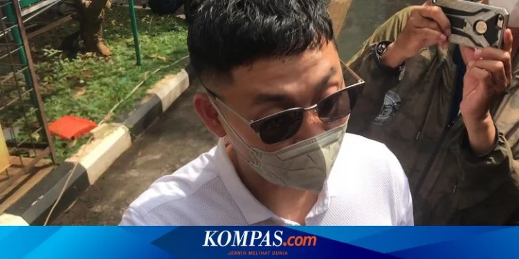 Klarifikasi Angga Wijaya soal Kecurigaan Dewi Perssik Terkait Pemotongan Honor dan Uang Rp 1 Miliar Halaman all