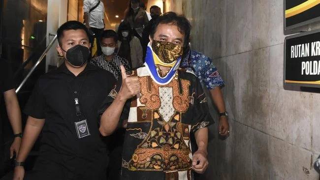 Jejak Kasus Meme Stupa Mirip Jokowi hingga Roy Suryo Ditahan