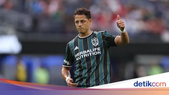 Chicharito Siap Main di MU Tanpa Digaji