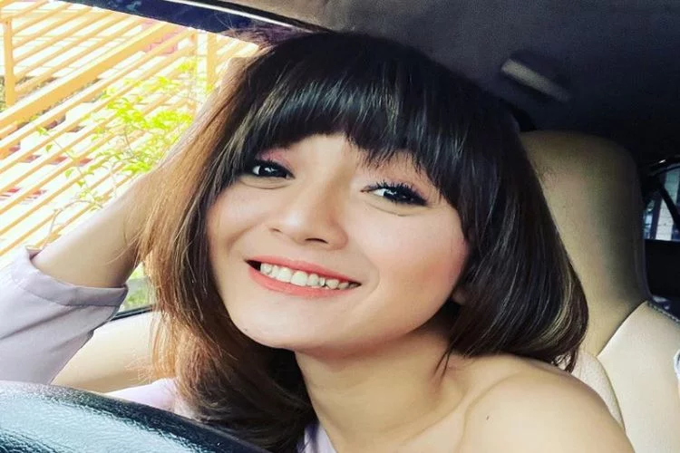 Dihujat hingga anak-anaknya ikutan sakit, Riesca Rose minta netizen berhenti: Kalopun mau disumpah saya mau!