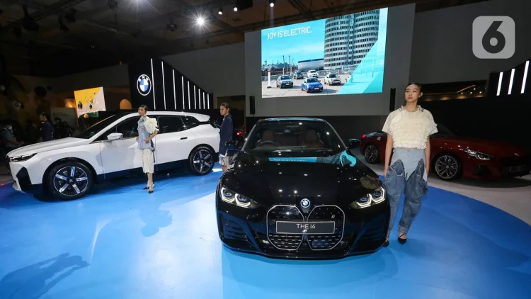 Meriahnya Pameran Otomotif GIIAS 2022, Ada Mobil Listrik yang Curi Perhatian