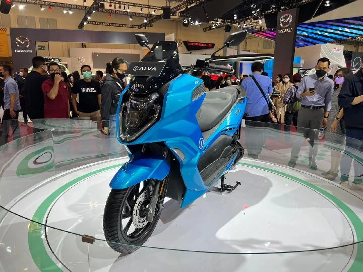 GIIAS 2022: Alva dan SDCI Berikan Edukasi Berkendara Motor Listrik