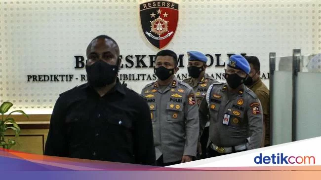 Bocor Siasat Sambo Mengendap-Pungut Pistol Jatuh Jelang Pembunuhan Yoshua