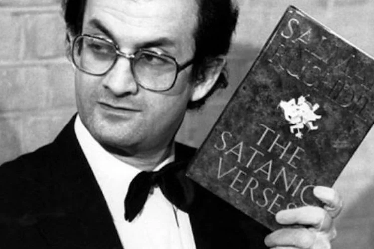 Respon Boris Johnson dan Kemenlu Iran Perihal Peristiwa Penikaman Novelis Kontroversial 'Salman Rushdie'!