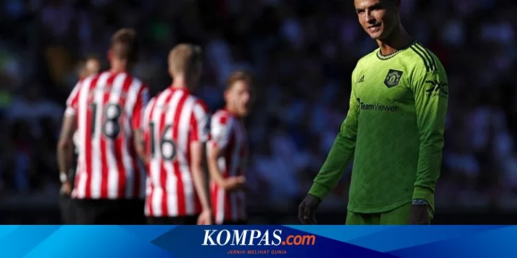 Situasi Ronaldo di Man United: Kritik Ten Hag, Ditolak 9 Klub, hingga Makan Sendirian Halaman all