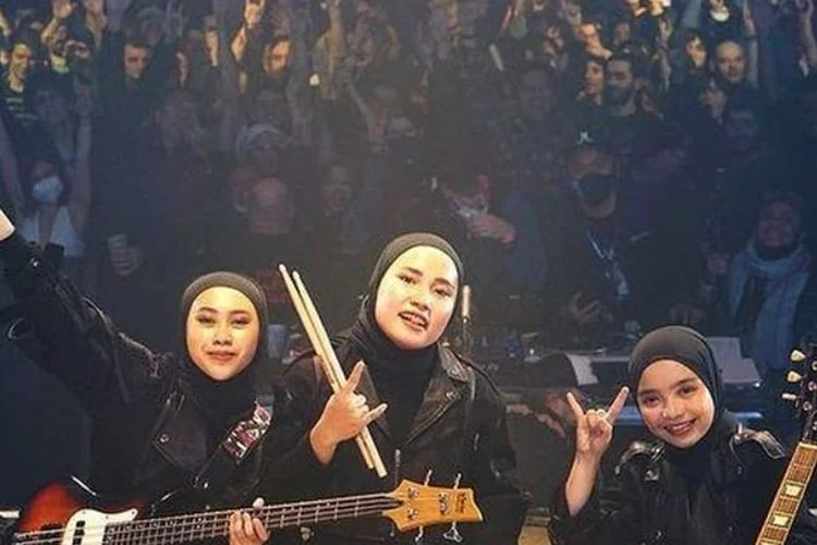 Band Voice of Baceprot, Tiga Wanita Hijab Ini Go Internasional dengan Musik Heavy Metalnya