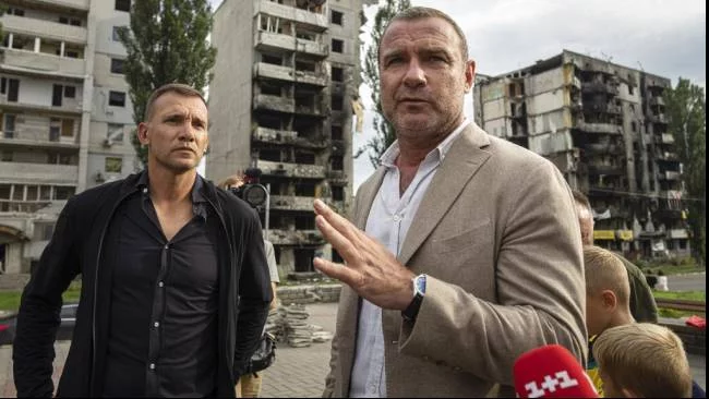 Andriy Shevchenko dan Aktor Hollywood Ini Tinjau Bekas Perang, Minta Donasi Internasional ke Ukraina