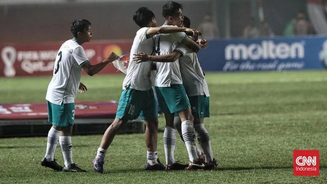 Top 3 Sports: FIFA Sanksi India, Timnas U-16 Bangga Diundang ke Istana