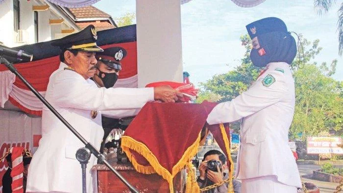 Upacara HUT Ke-77 RI, Bupati Belitung Kenang Kekompakan Penanganan Covid, Wabup Ingatkan Resesi