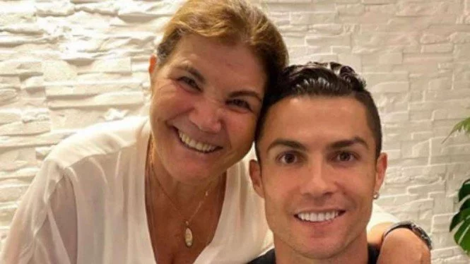 Ronaldo Tawarkan Rute Baru untuk Keluar dari MU, Ibunya Pasti Setuju