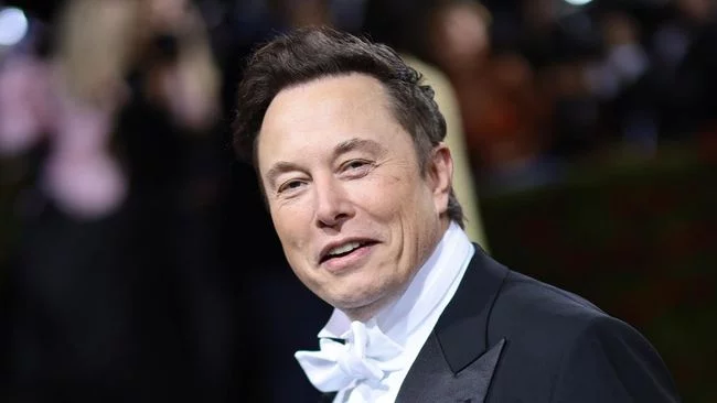 Diprank Elon Musk, Siapakah Pemilik Manchester United?