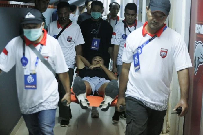 Lakukan Tekel Brutal Atas Koko Ari, Pelatih Borneo FC Pasang Badan Untuk Kei Hirose