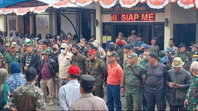 Ratusan Purnawirawan TNI Geruduk Polsek Lembang, Kapolres: Kami Tak Niat Belokkan Kasus Pembunuhan