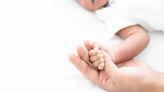 5 Peristiwa Kelahiran Bayi yang Menghebohkan Dunia