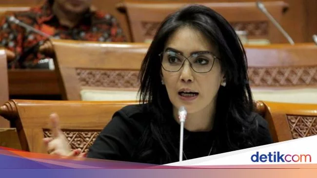 'Si Oneng': Ketika Minyak Dunia Turun, Nggak Ada BBM Turun?