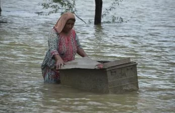 Hampir 1.000 Warga Tewas, Pakistan Minta Bantuan Internasional untuk Bantu Korban Banjir